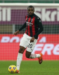  AC米兰争议判罚引发争议  