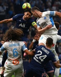  巴黎圣日耳曼主场大胜领跑积分榜  