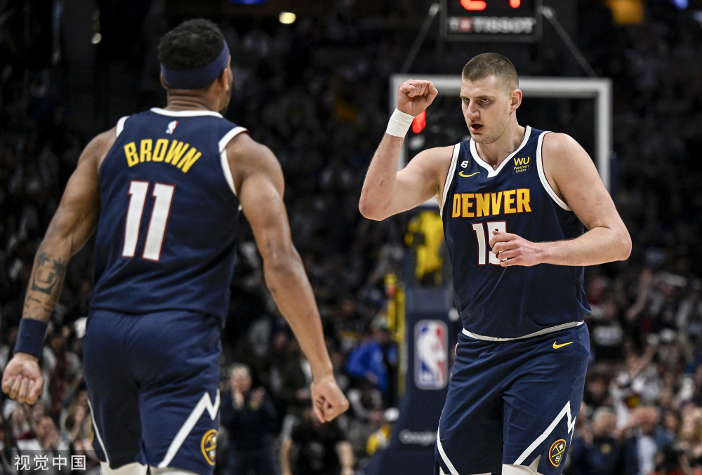 ,恩比德蝉联MVP创历史,76人冲冠再添底气</p>  