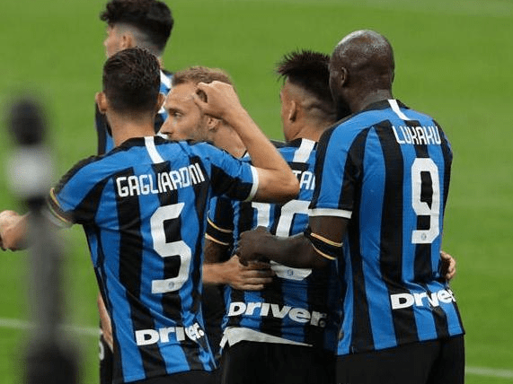  拉齐奥客场爆冷门，因莫比莱戴帽屠萨索洛